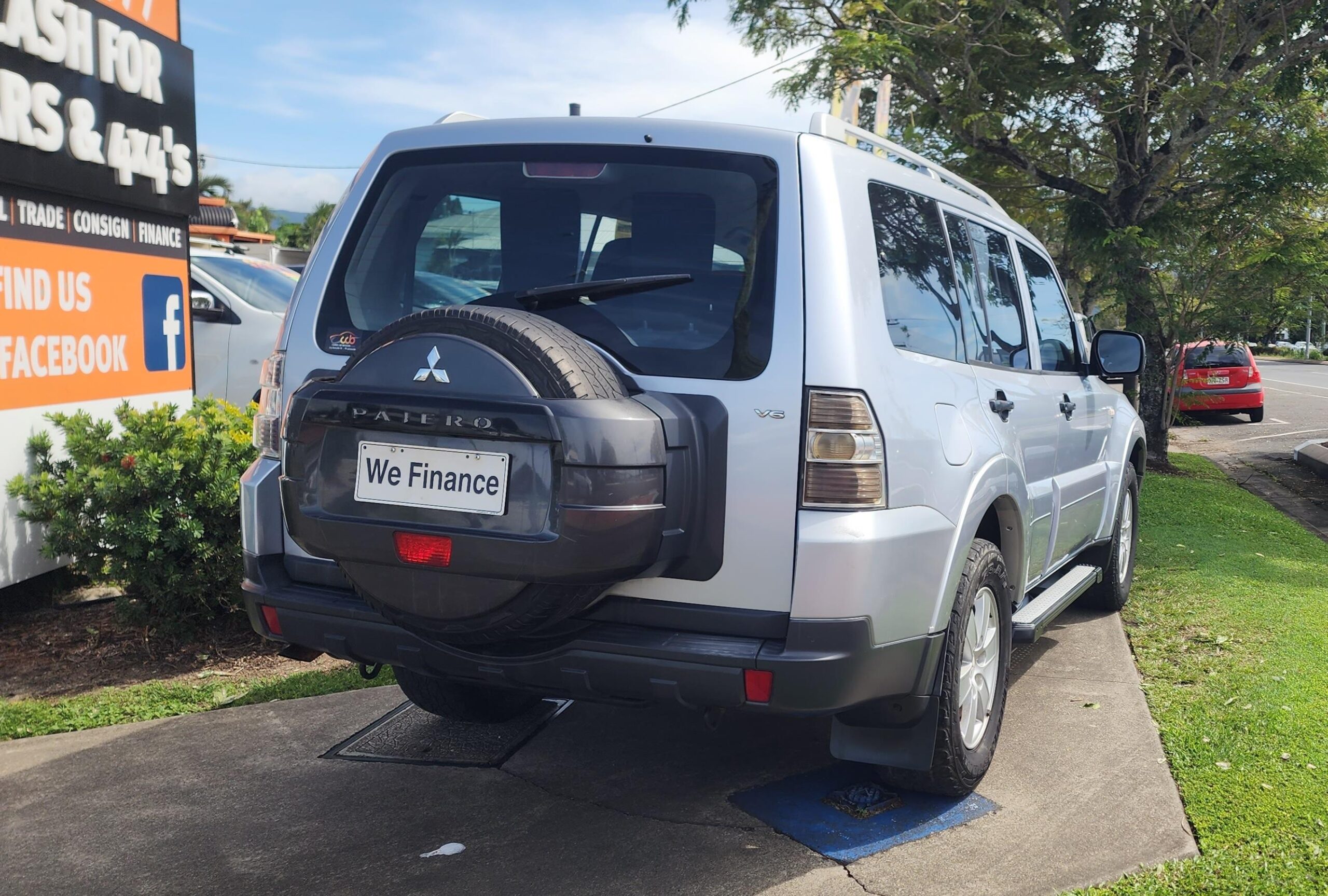 Mitsubishi Pajero GLX Wagon