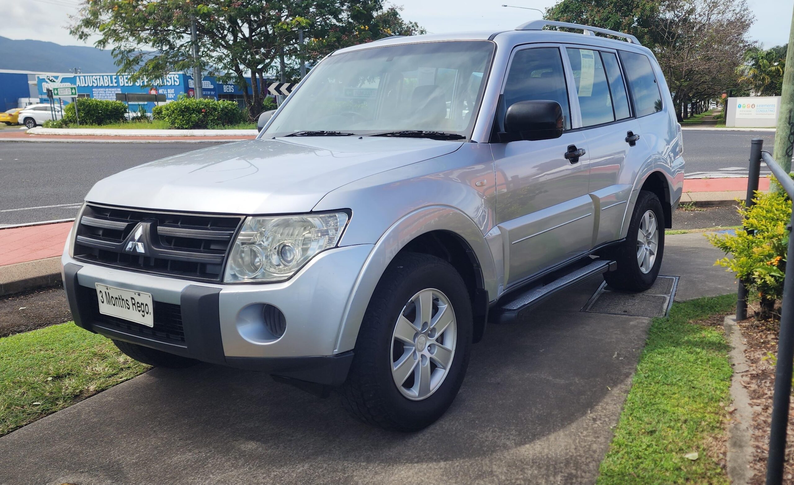 Mitsubishi Pajero GLX Wagon