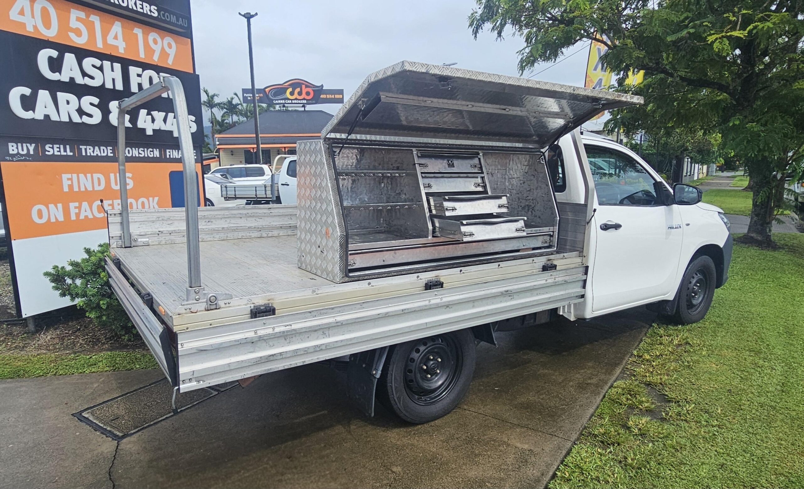 Toyota Hilux Workmate Utility