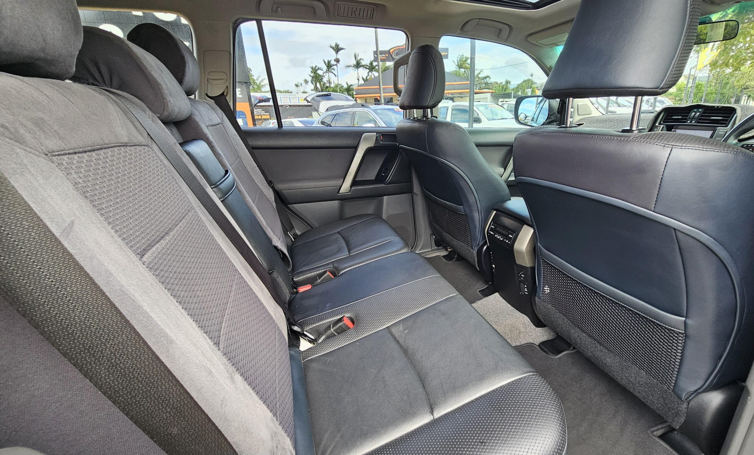 Toyota Landcruiser Prado Altitude Wagon