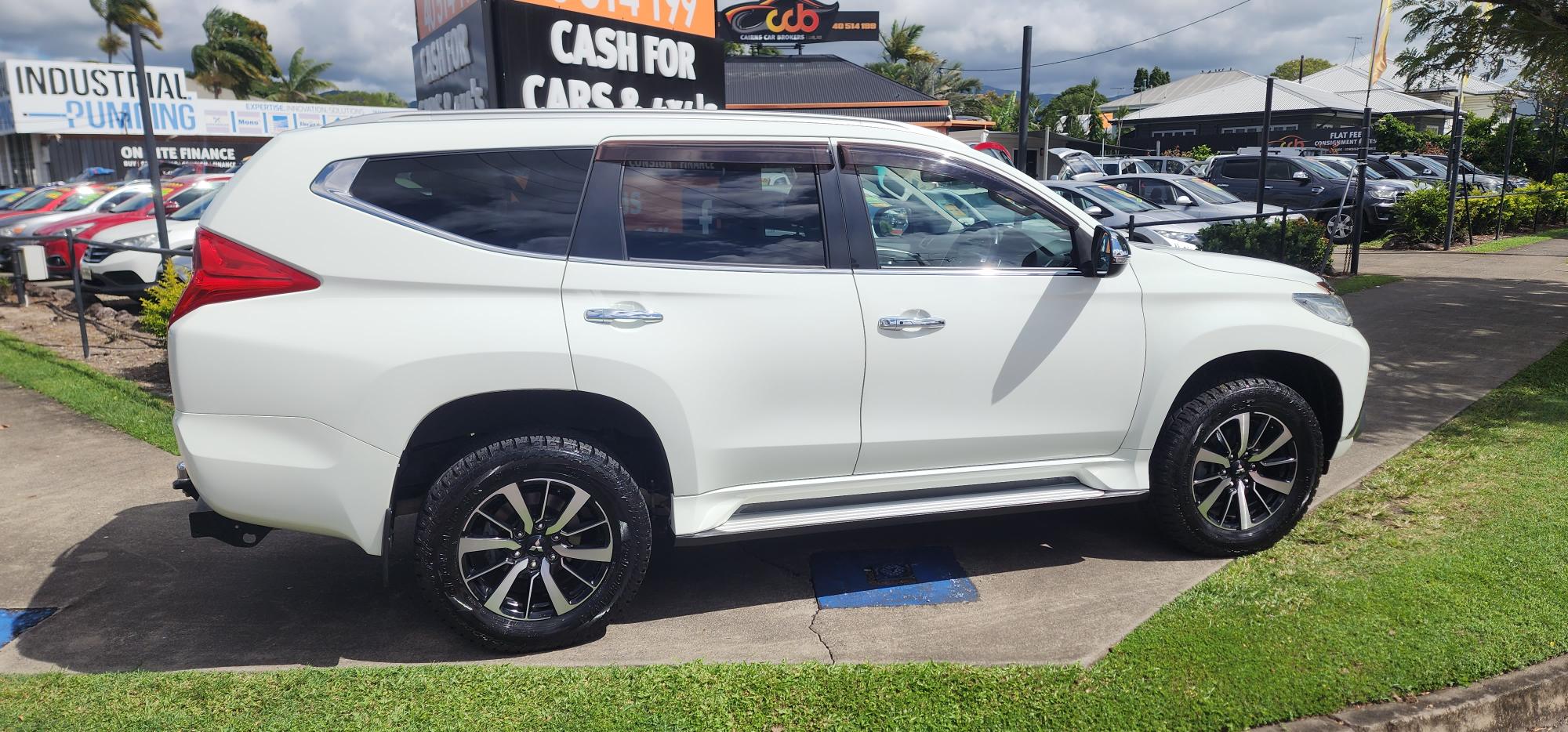 Mitsubishi Pajero Sport GLX Wagon