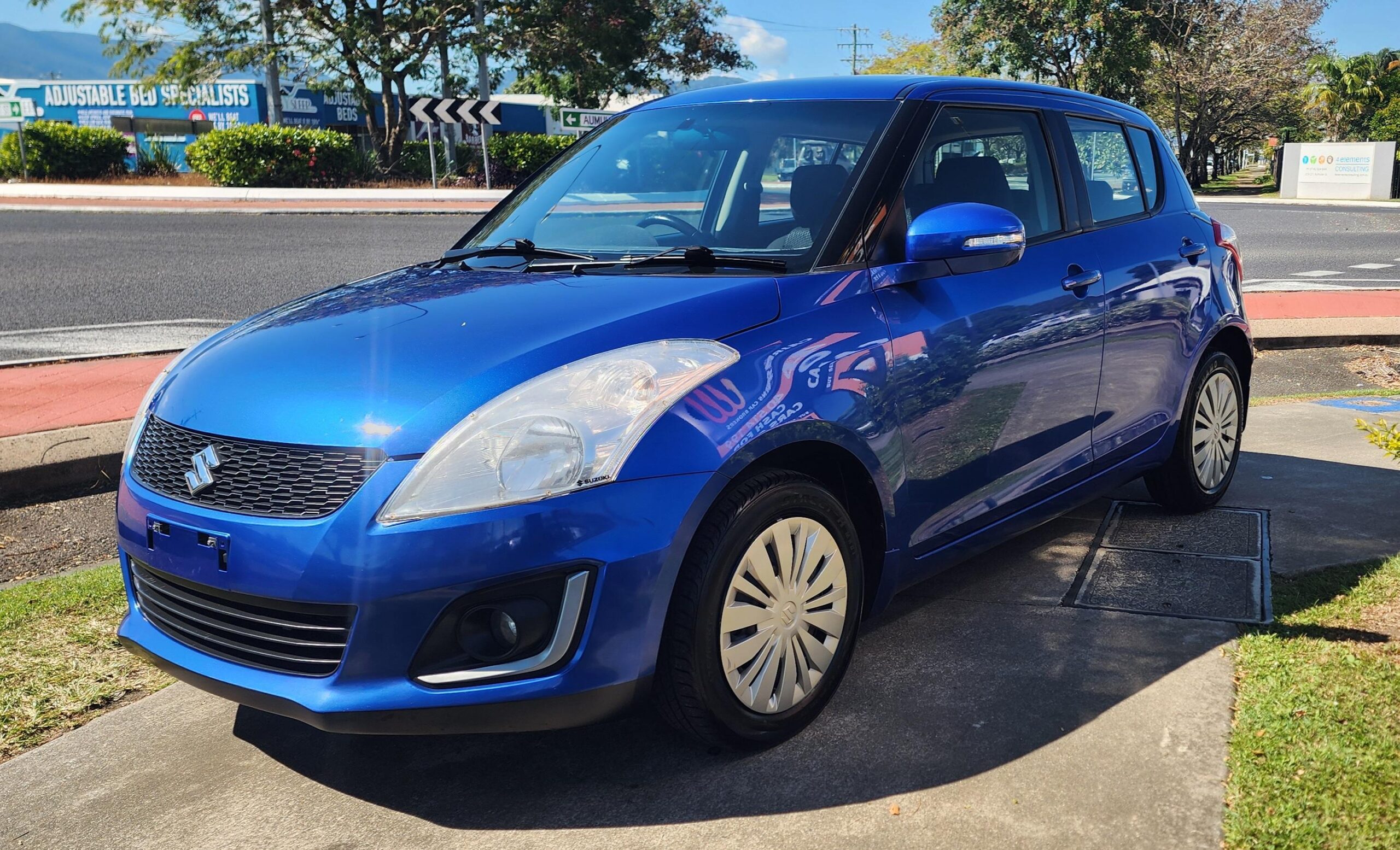 Suzuki Swift GL Navigator Hatch