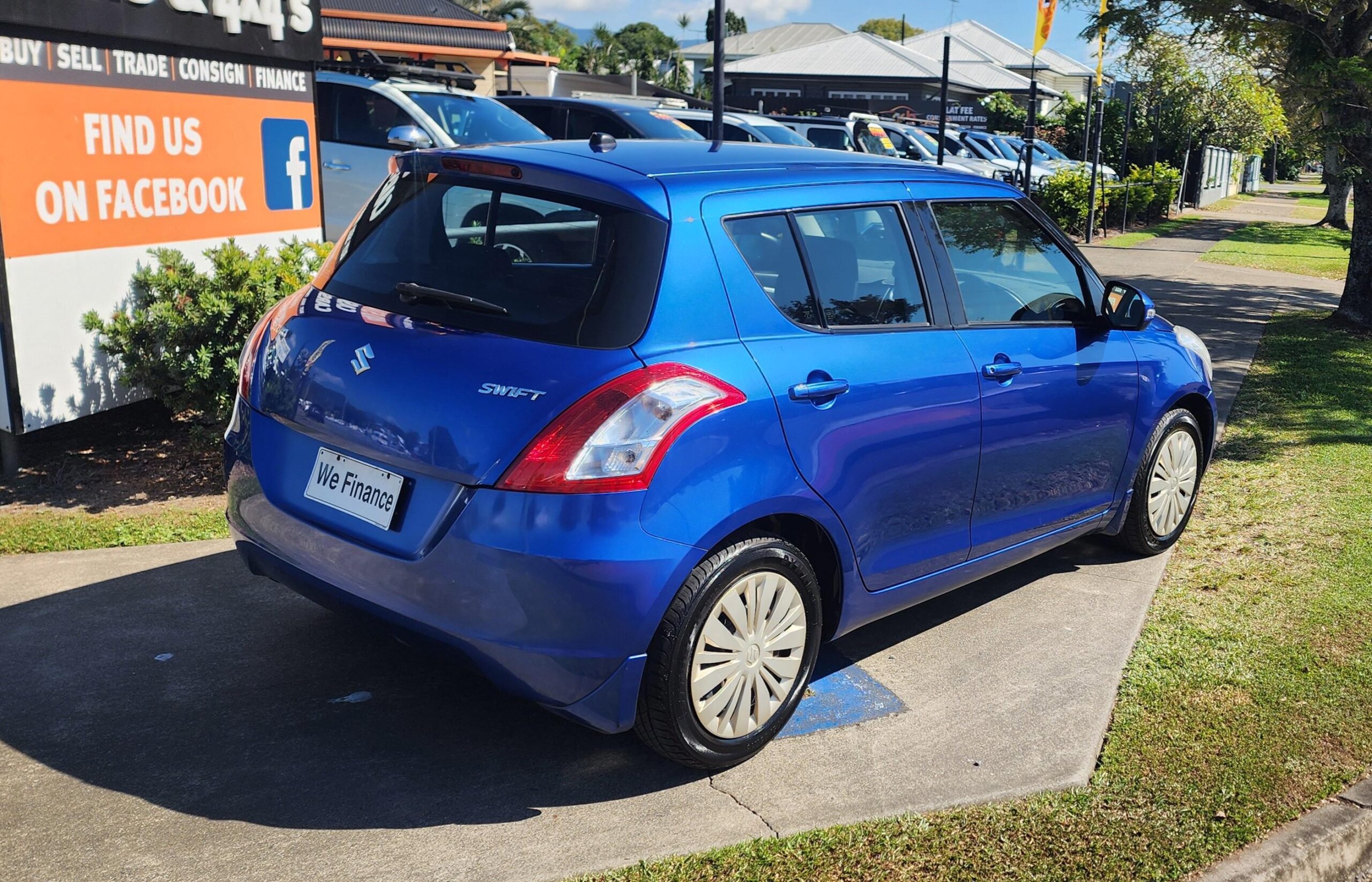 Suzuki Swift GL Navigator Hatch