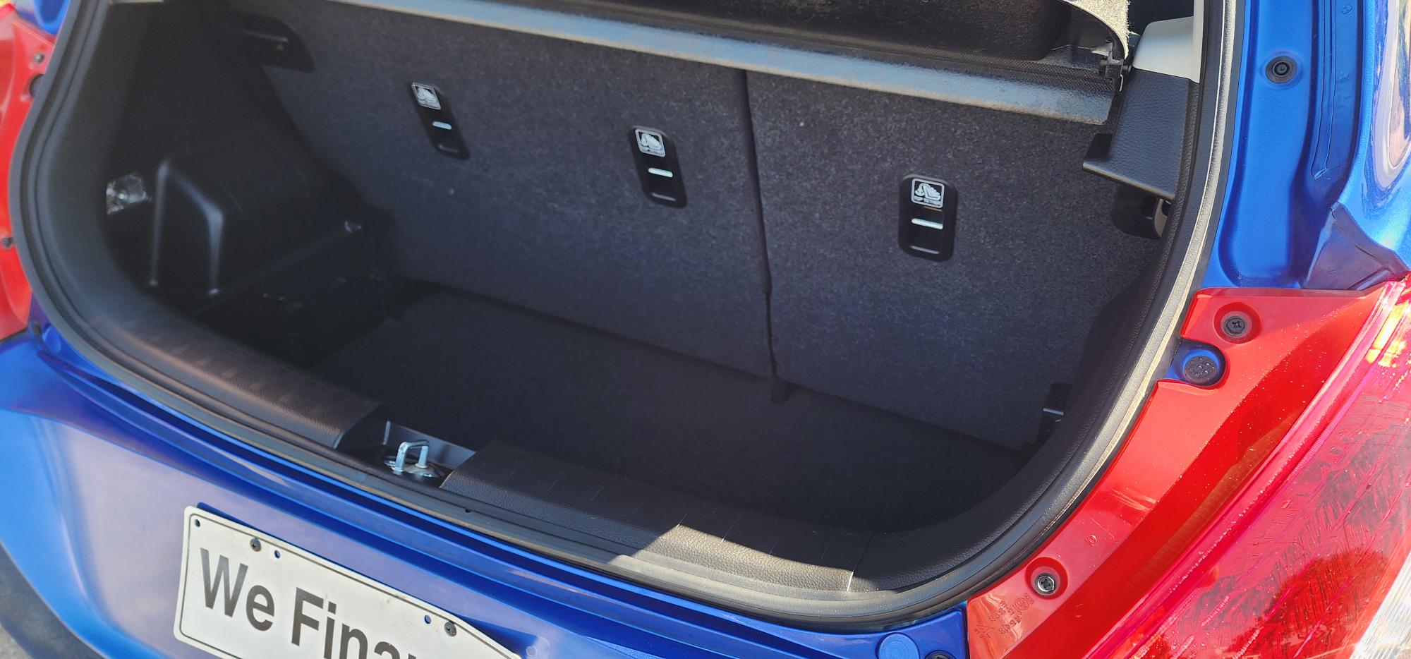 Suzuki Swift GL Navigator Hatch