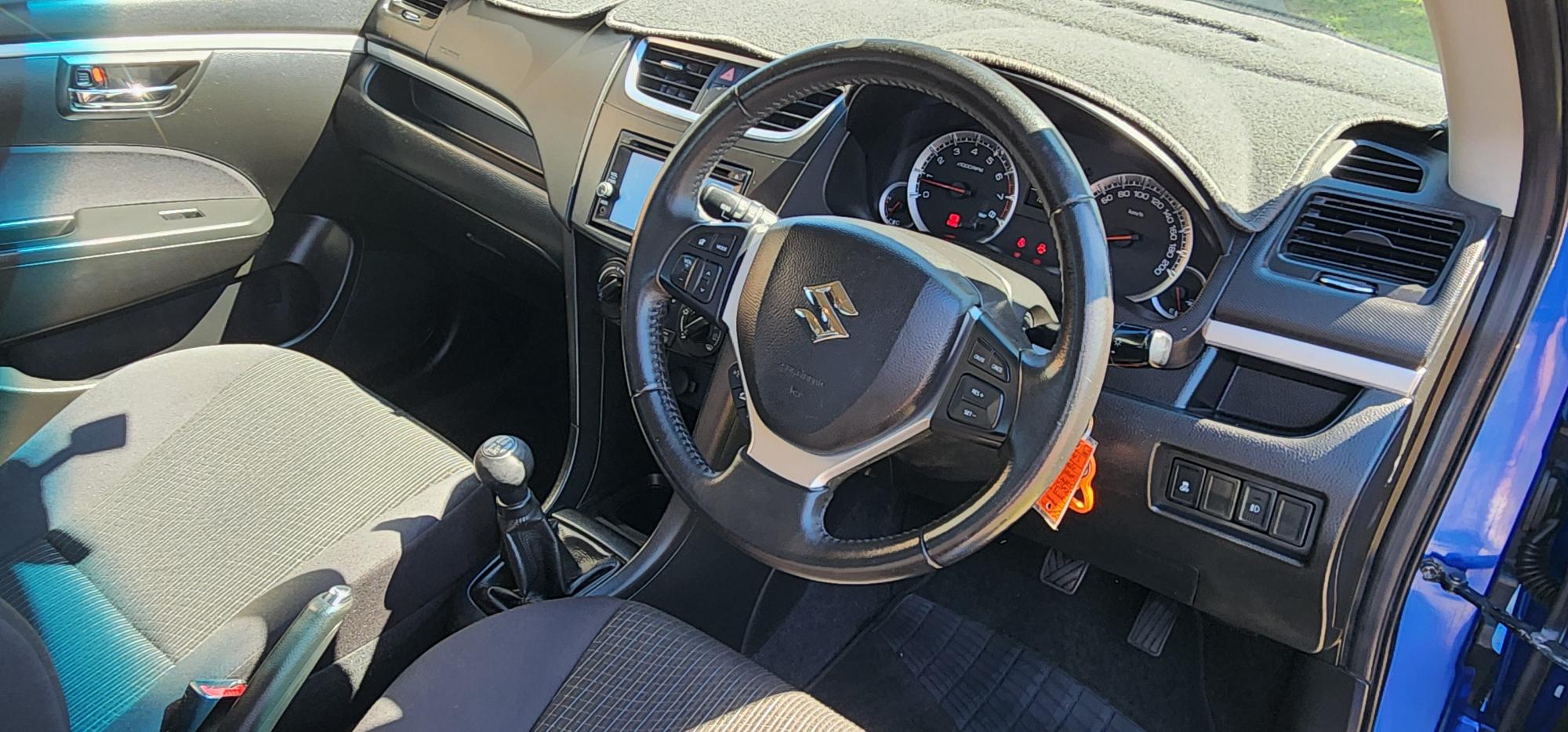 Suzuki Swift GL Navigator Hatch