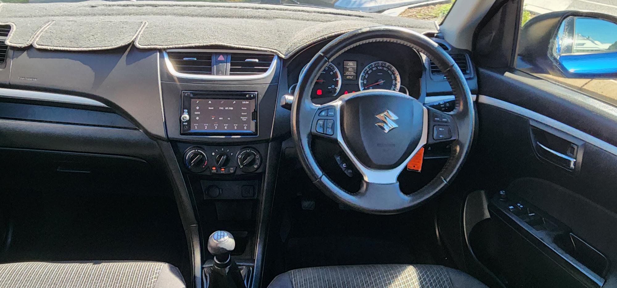 Suzuki Swift GL Navigator Hatch
