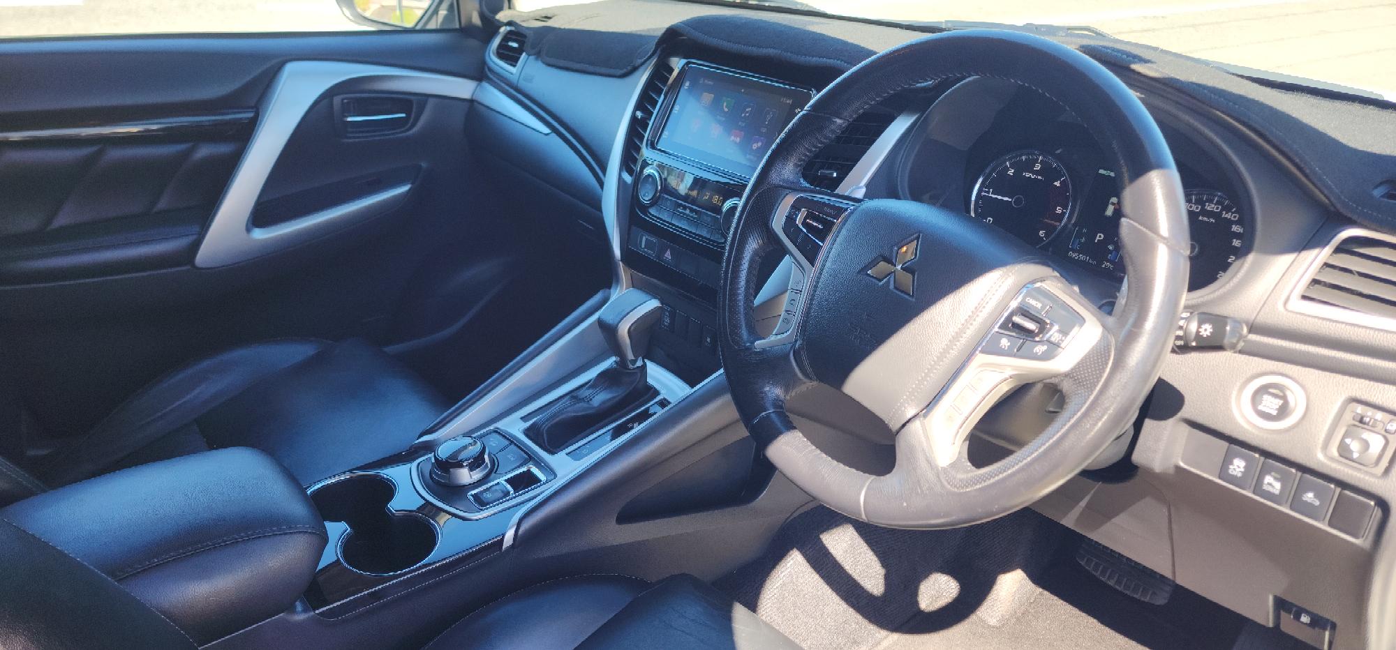 Mitsubishi Pajero Sport GLS Wagon
