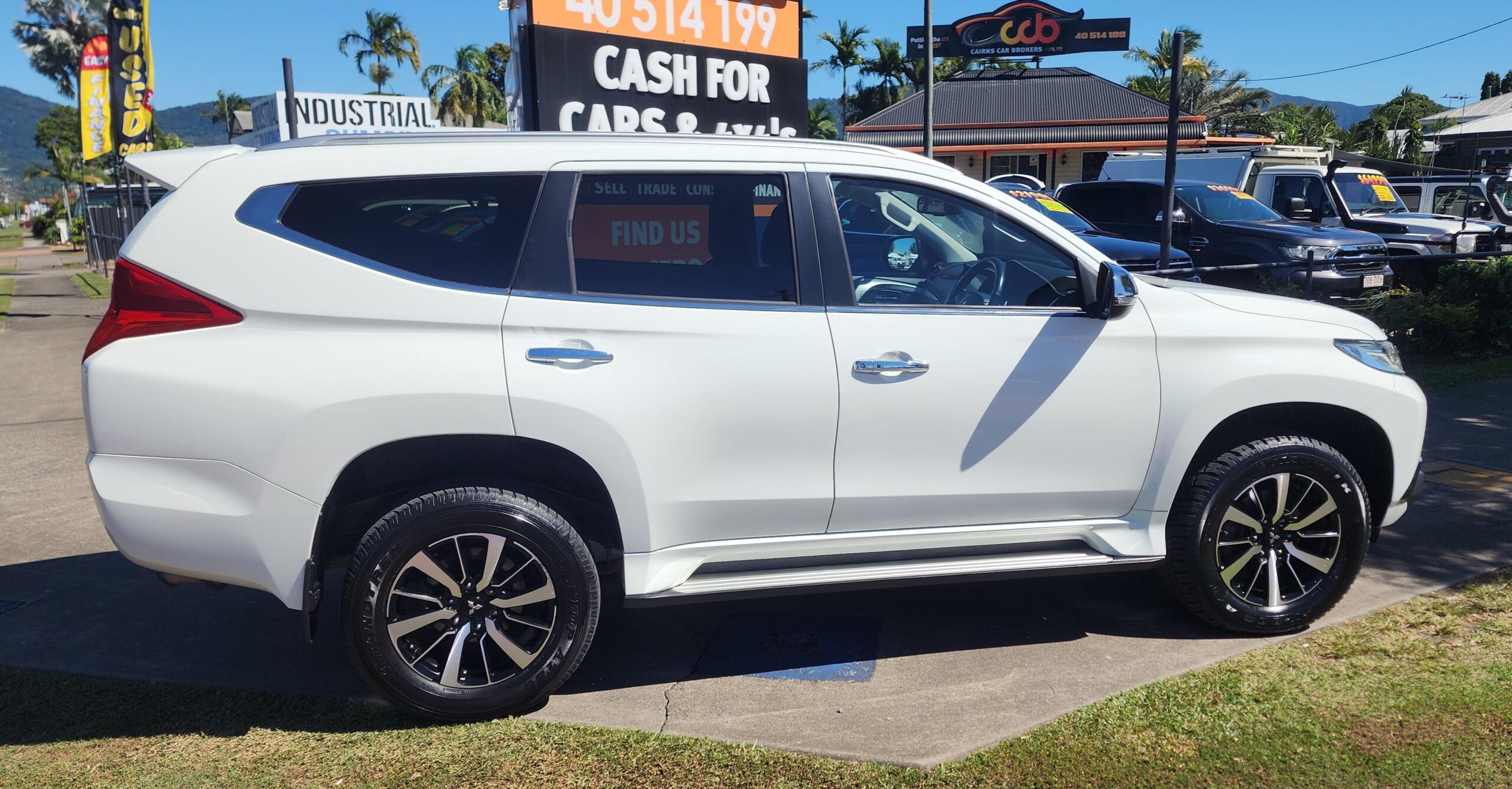 Mitsubishi Pajero Sport GLS Wagon