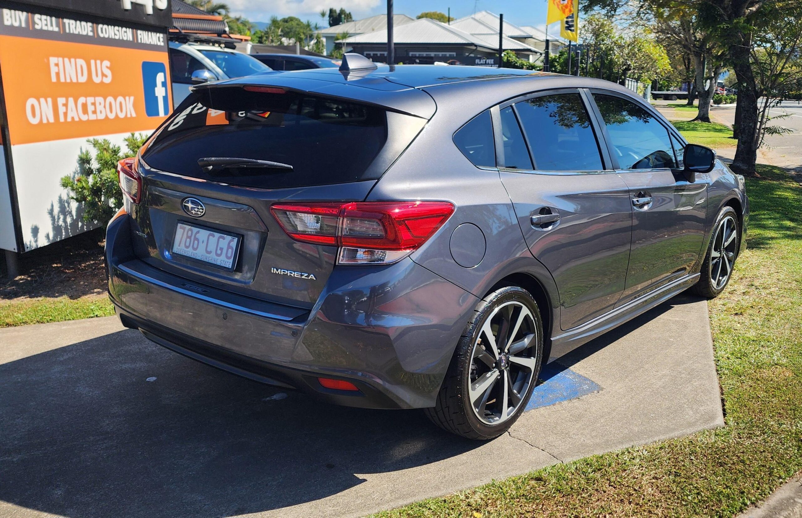 Subaru Impreza 2.0I-S Hatchback