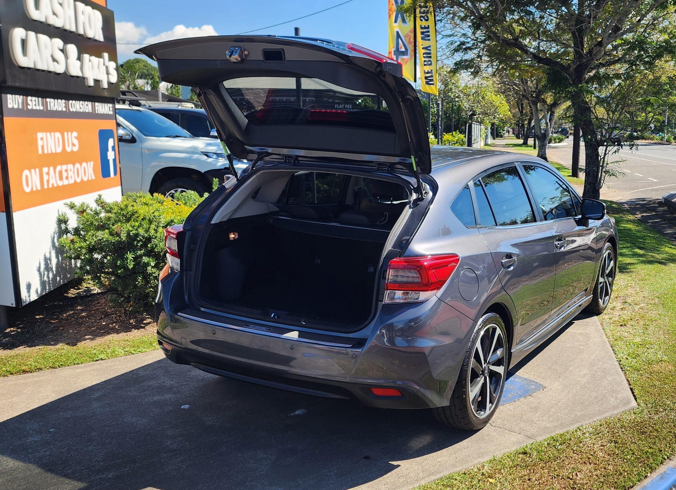 Subaru Impreza 2.0I-S Hatchback