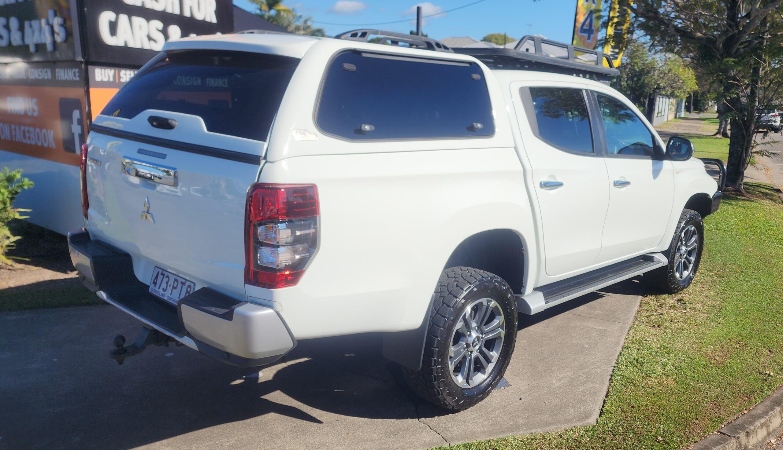 Mitsubishi Triton GLX-R Dual Cab Utility