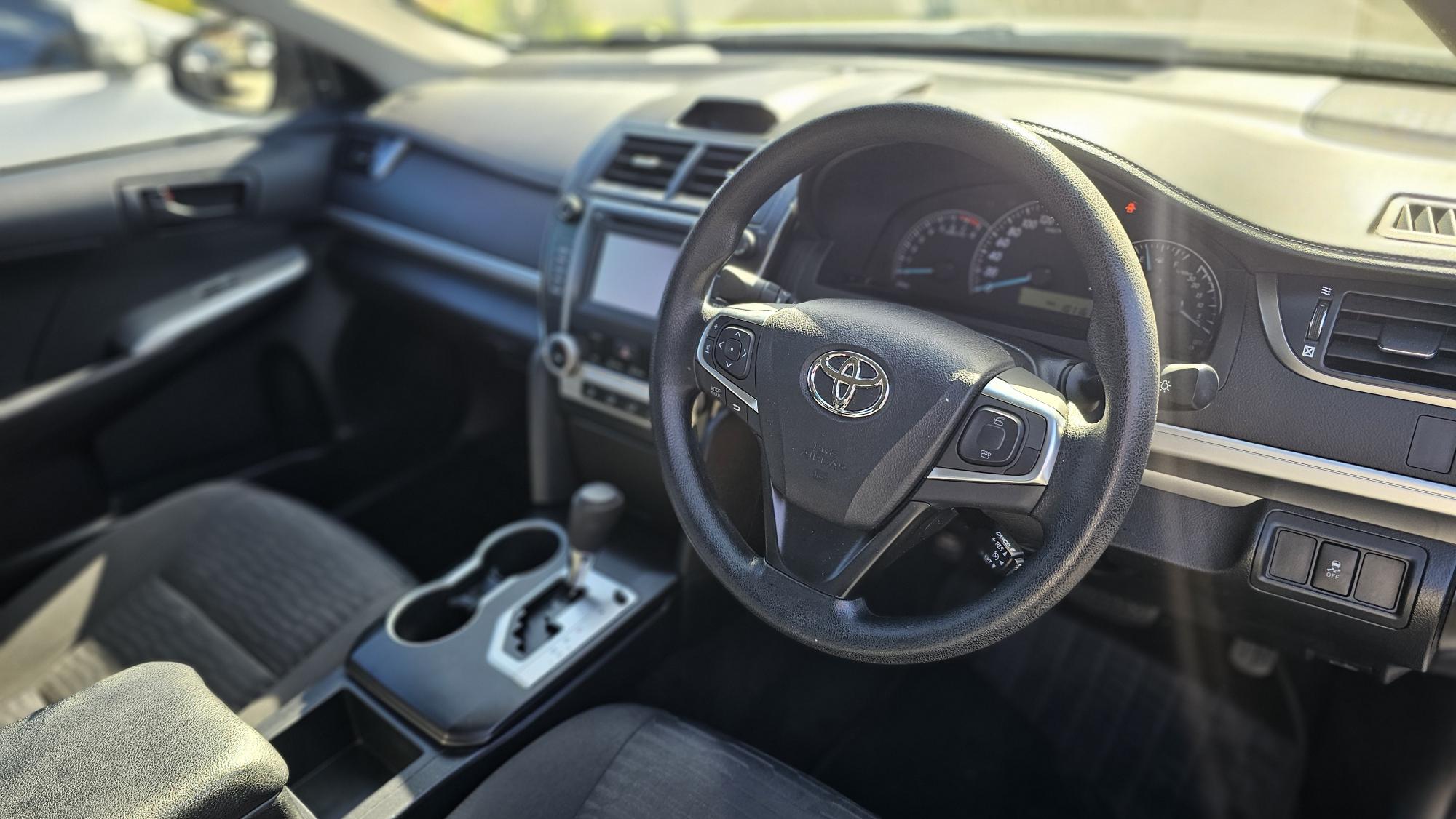 Toyota Camry Atara SL Sedan