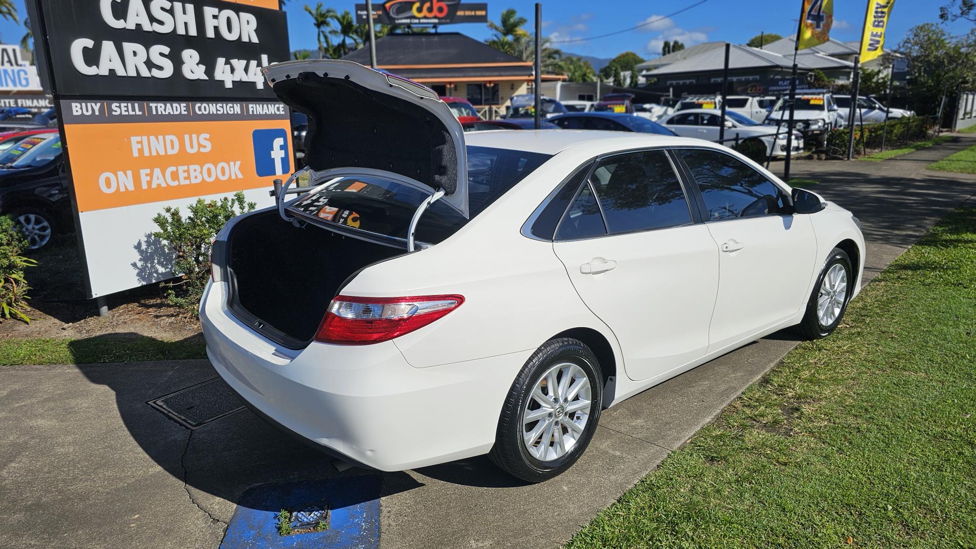 Toyota Camry Atara SL Sedan