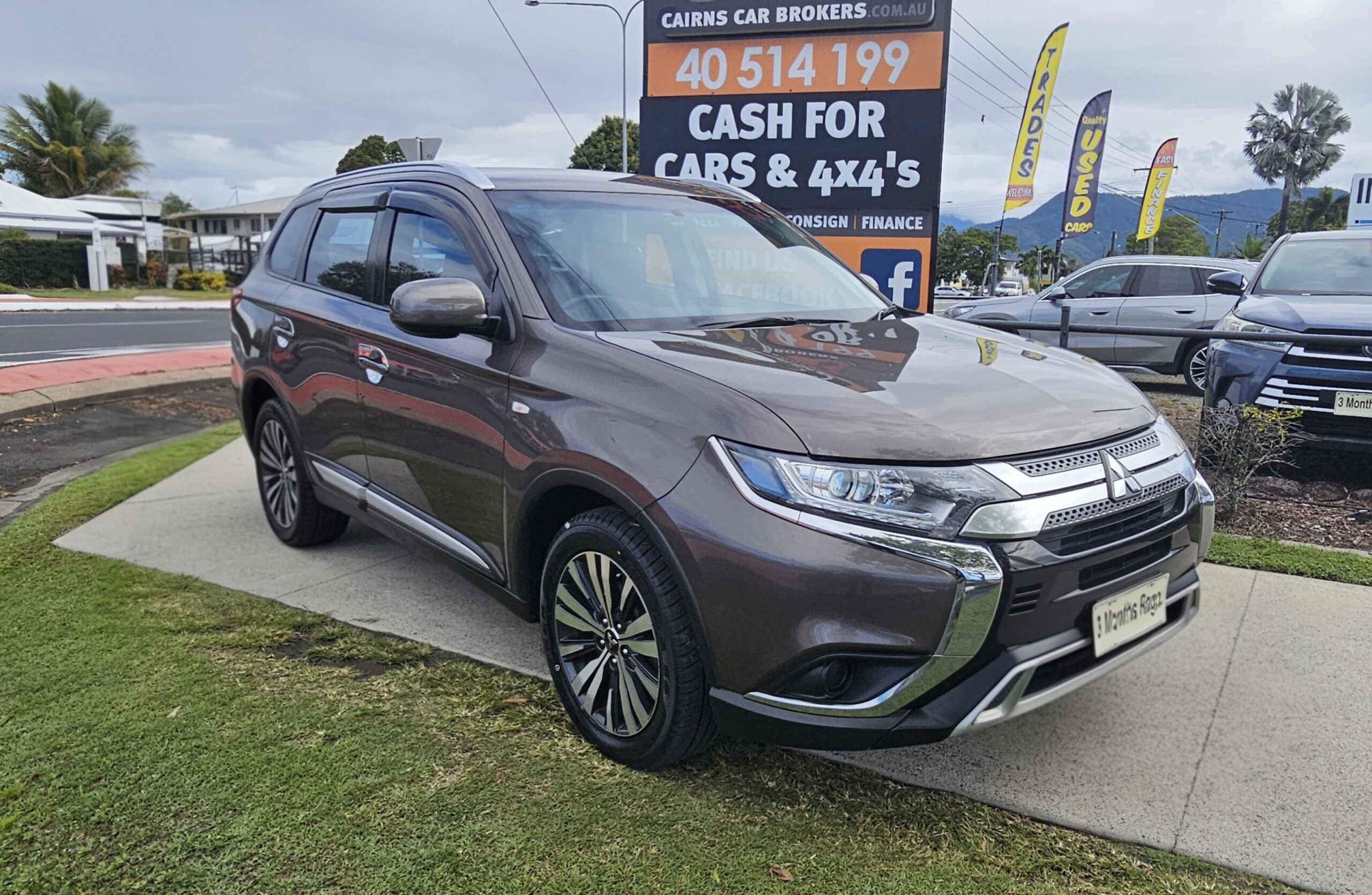 Mitsubishi Outlander ES Wagon
