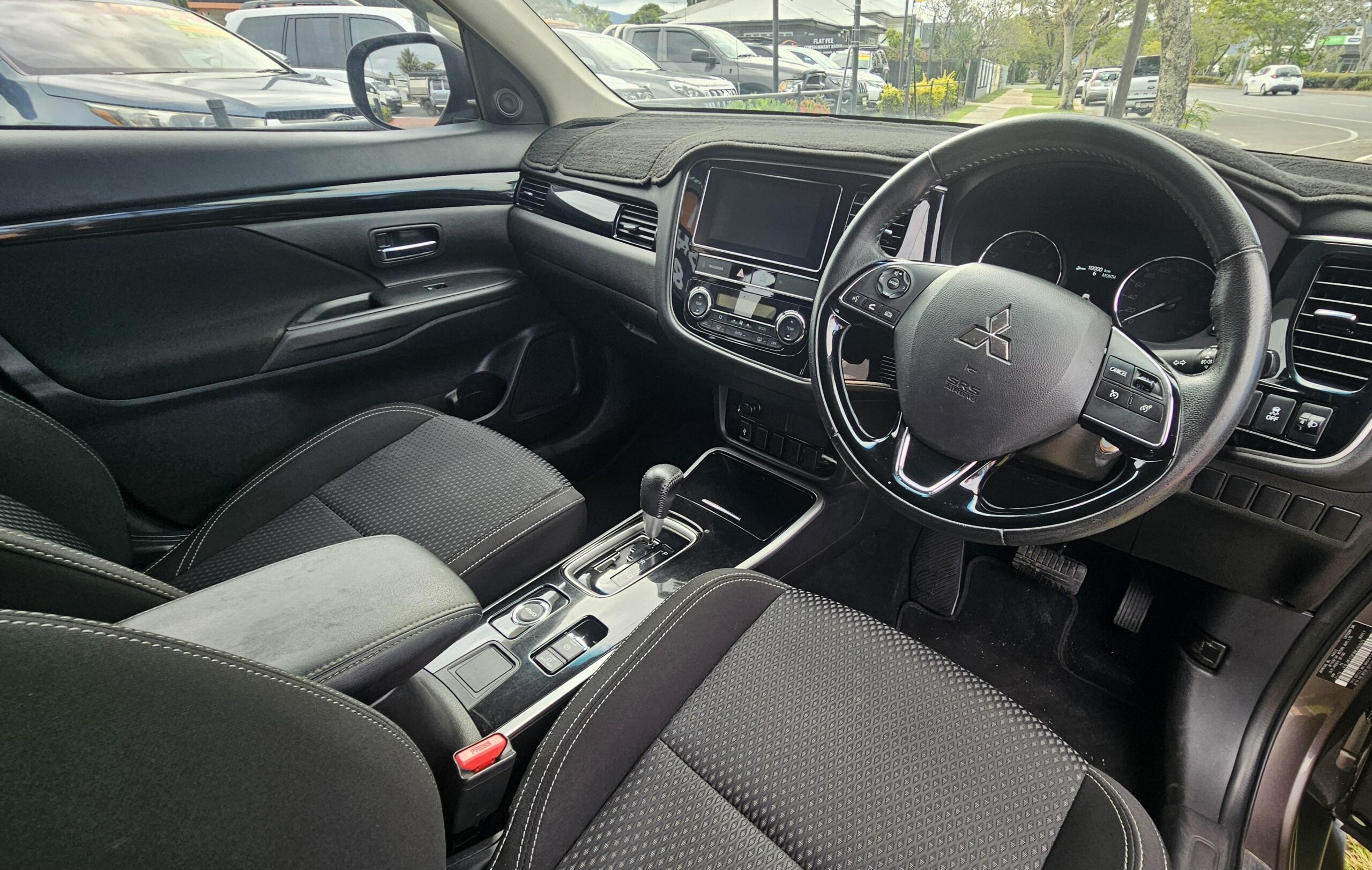 Mitsubishi Outlander ES Wagon