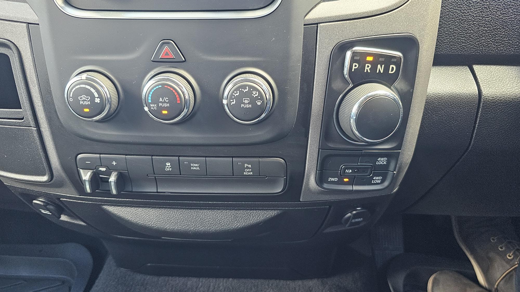 RAM 1500 Laramine Dual Cab Utility