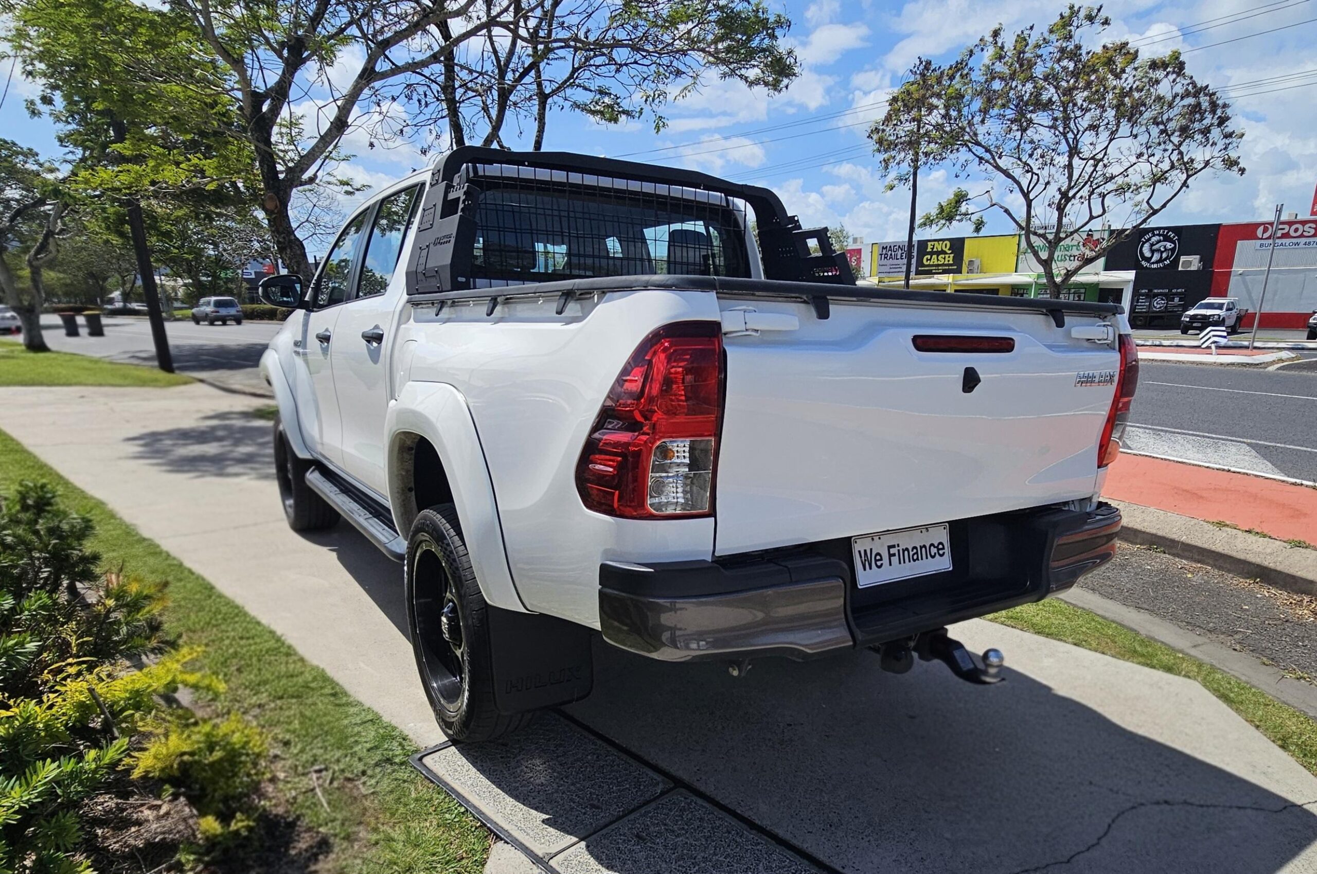 Toyota Hilux SR Hi-Rider Dual Cab Gun136R