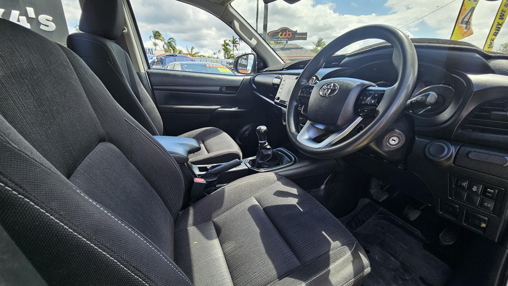 Toyota Hilux SR Hi-Rider Dual Cab Gun136R