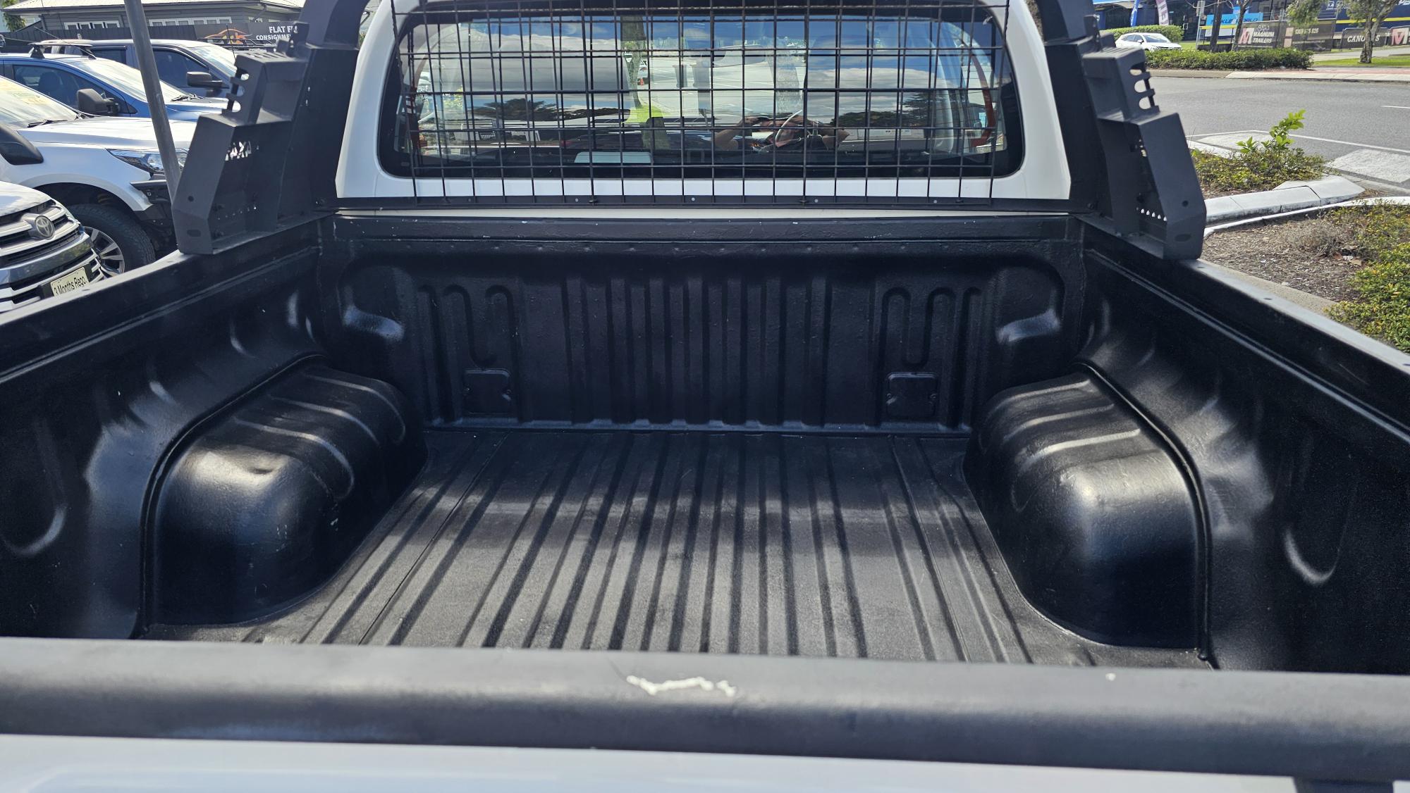 Toyota Hilux SR Hi-Rider Dual Cab Gun136R