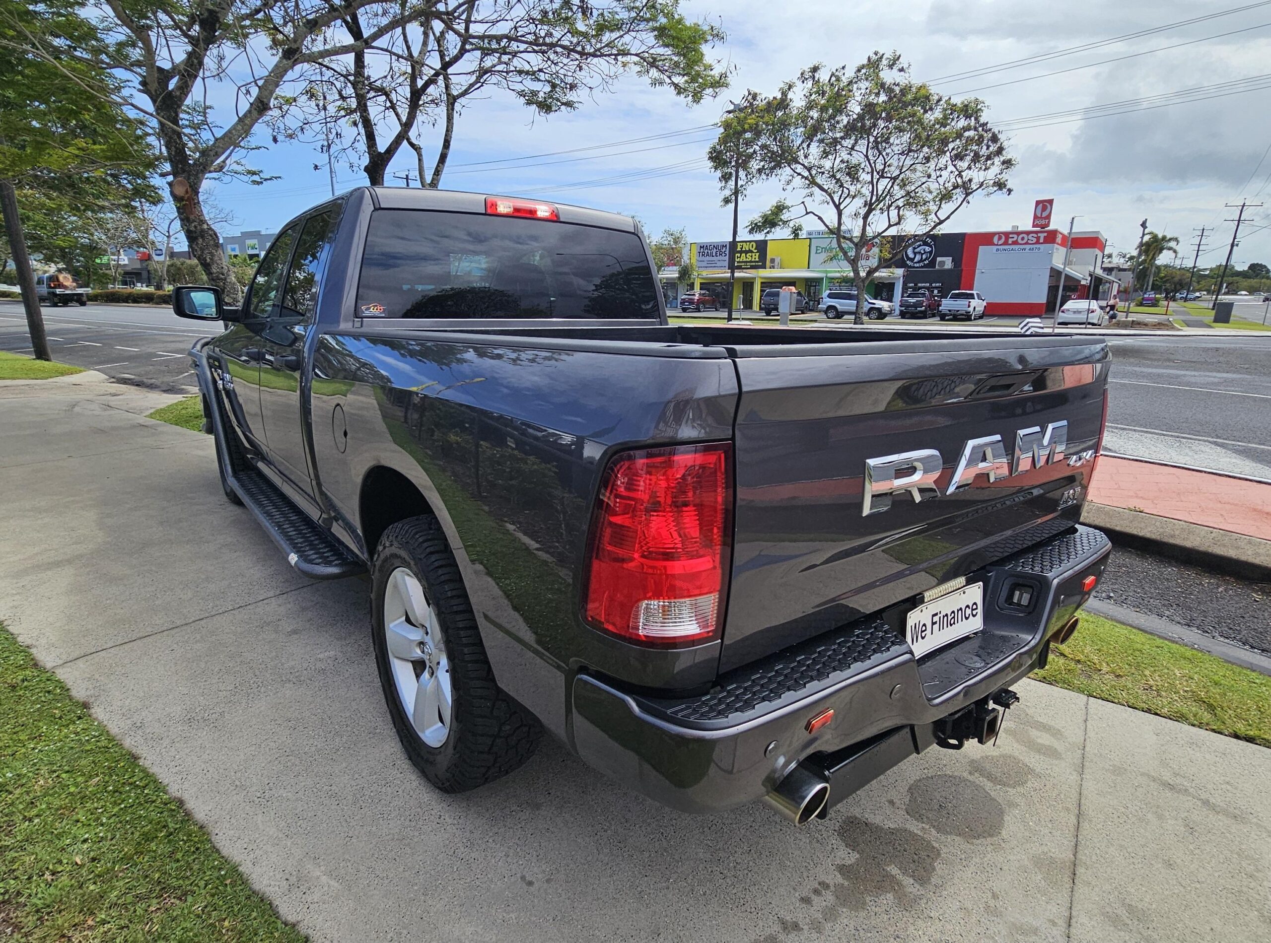 Ram 1500 Laramie Dual Cab DT MY21 Utility