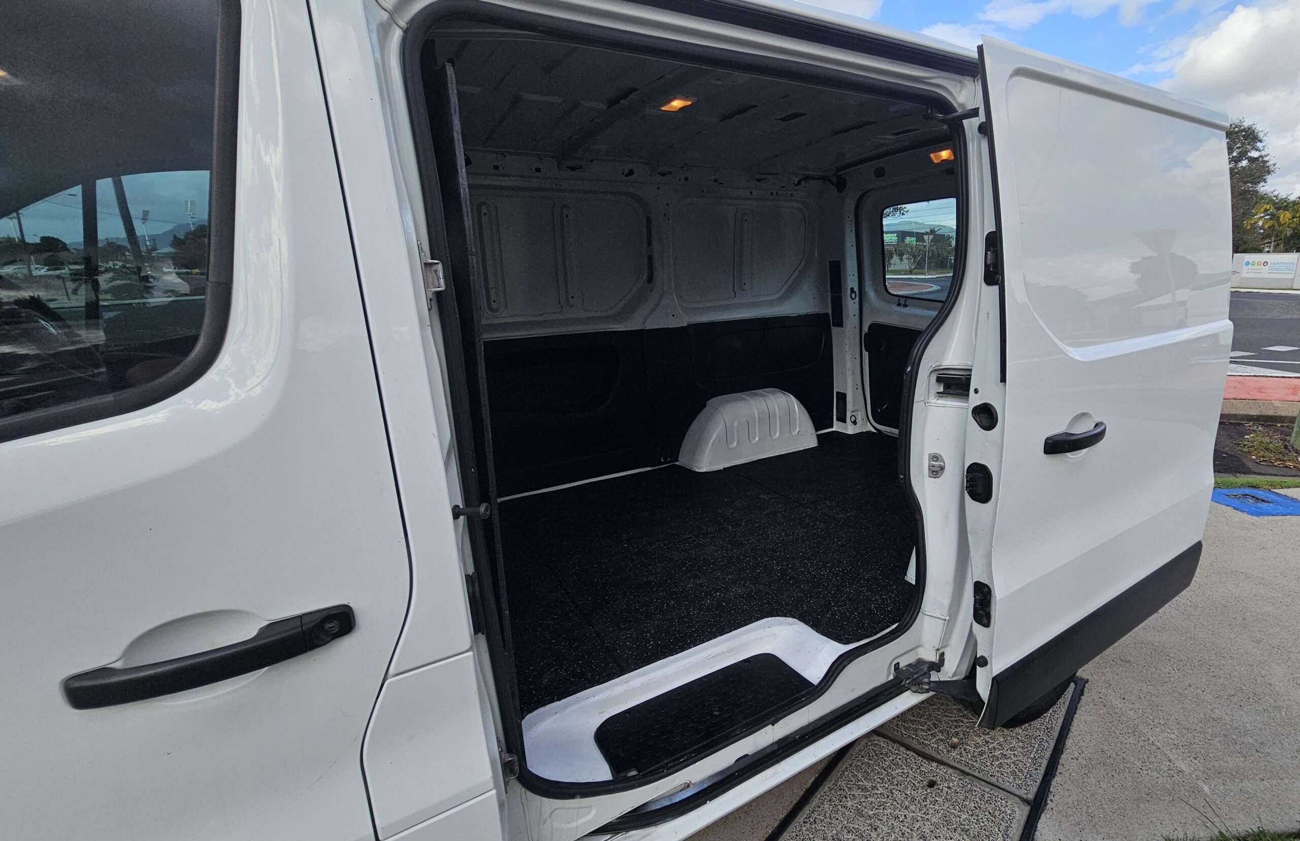 Renault Trafic Van