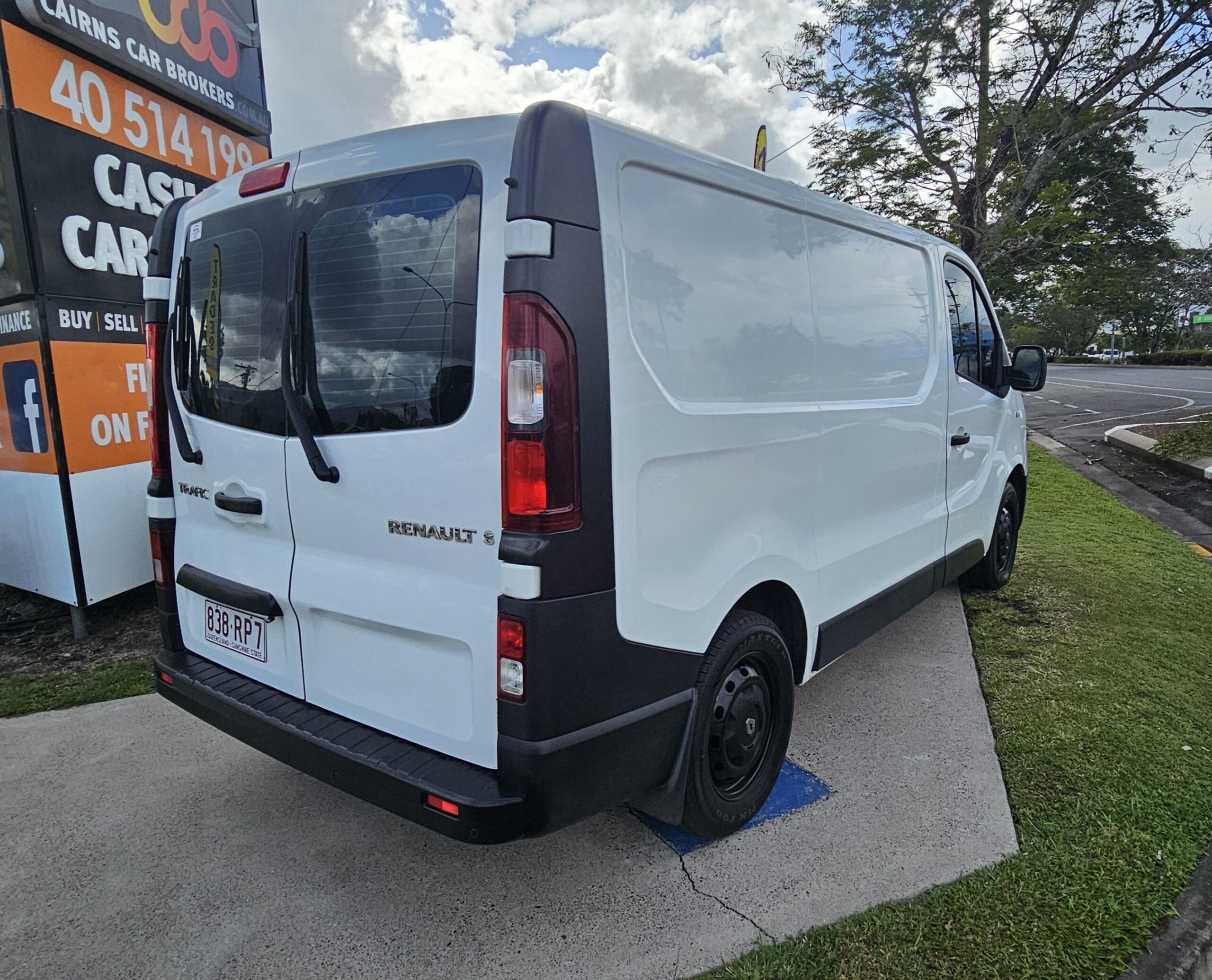 Renault Trafic Van